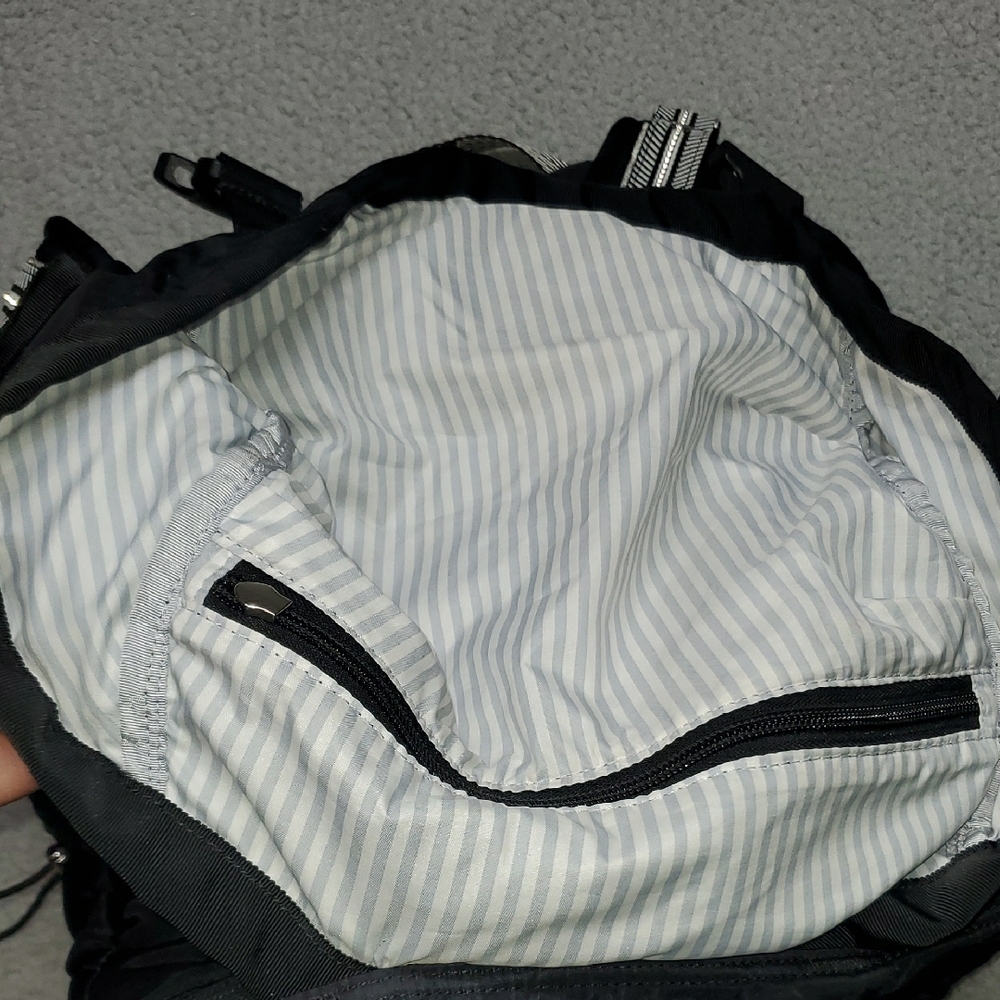 Stylish Black Men's Backpack - Picture 7 of 14